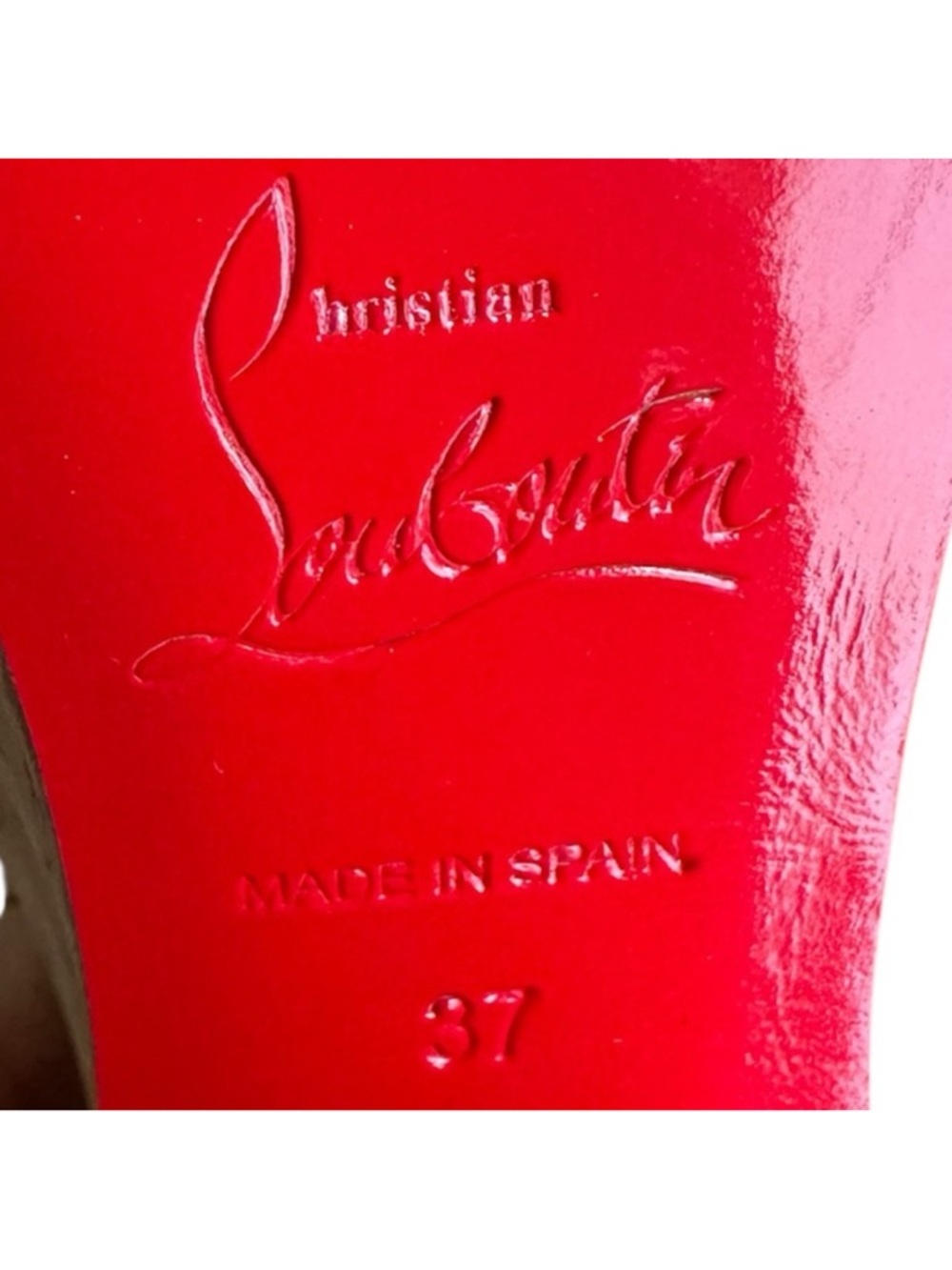 Christian Louboutin
Ordonanette denim heels
RETAIL 995 - Picture 10 of 11